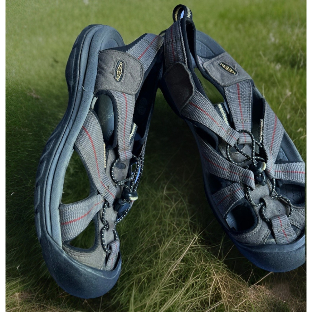 Keen Mens 10 Newport Hiking Comfort Closed Toe Sandals Water Friendly Shoe Gray